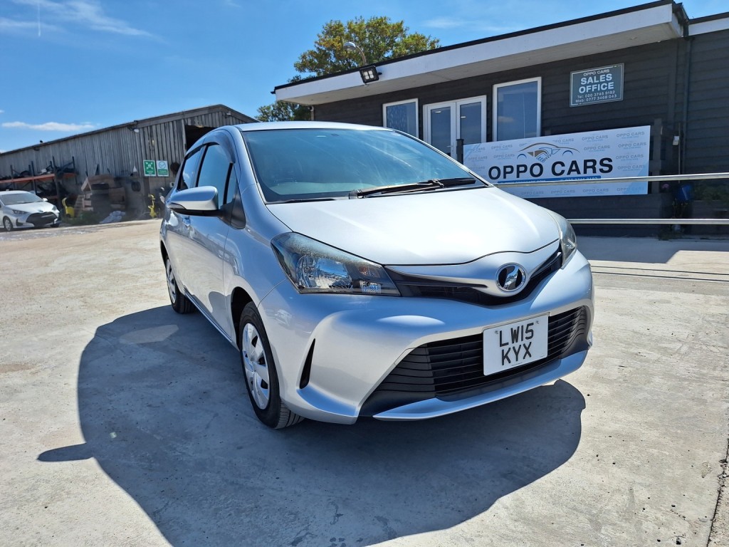 2015 Toyota VITZ